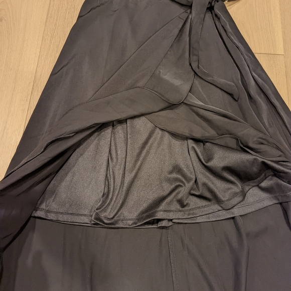 Elegant Black Faux Wrap Dress - Picture 7 of 14